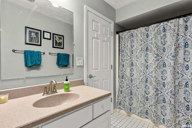 6602 N CHATEAU Place, Peoria, IL 61615