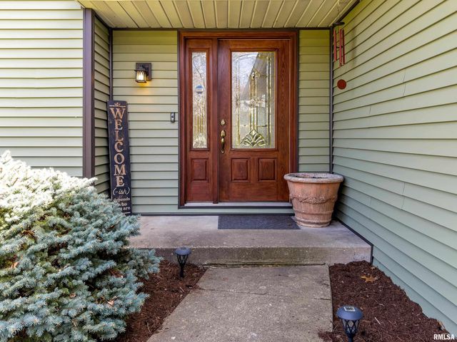 6602 N CHATEAU Place, Peoria, IL 61615