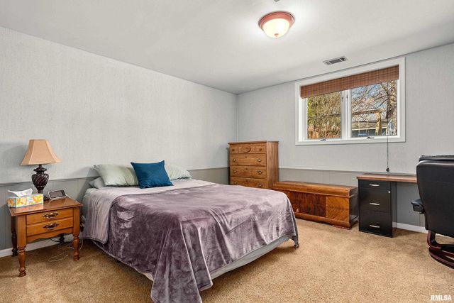 6602 N CHATEAU Place, Peoria, IL 61615