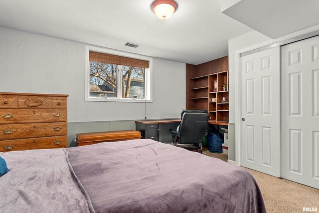 6602 N CHATEAU Place, Peoria, IL 61615