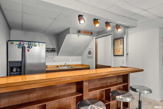 6602 N CHATEAU Place, Peoria, IL 61615