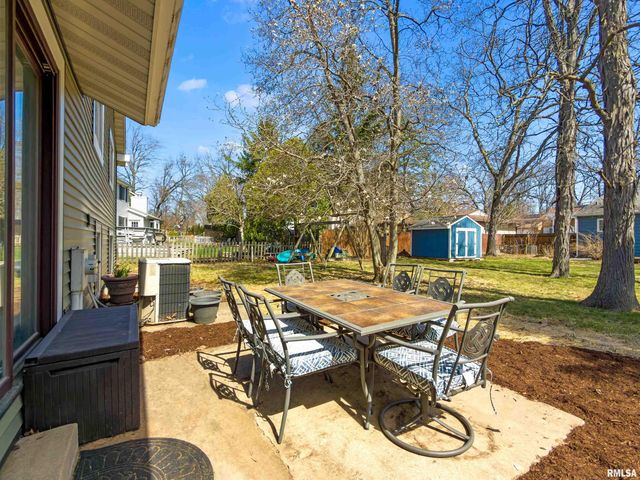 6602 N CHATEAU Place, Peoria, IL 61615