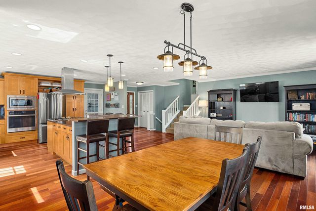 6602 N CHATEAU Place, Peoria, IL 61615