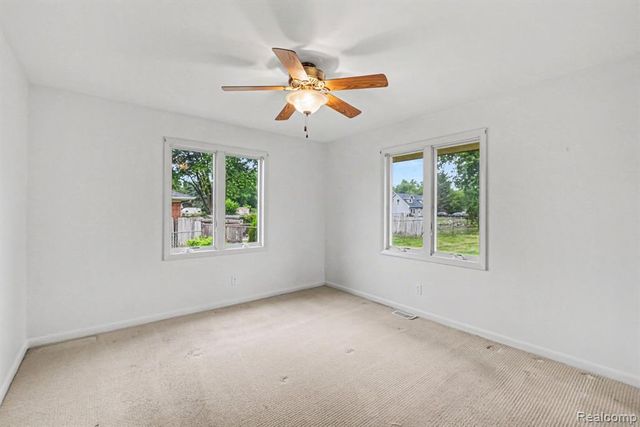 5199 Lapeer Road, Burton, MI 48509