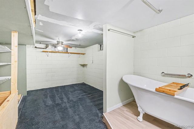 5199 Lapeer Road, Burton, MI 48509