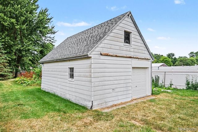 5199 Lapeer Road, Burton, MI 48509