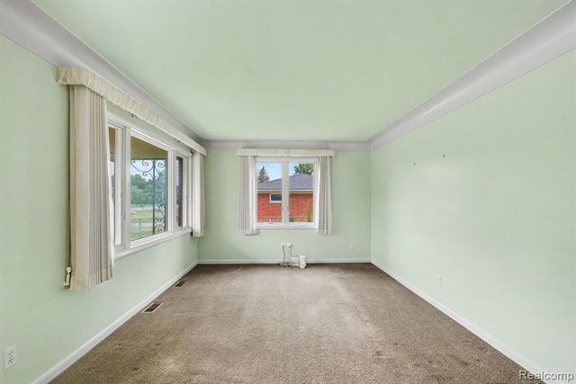 5199 Lapeer Road, Burton, MI 48509
