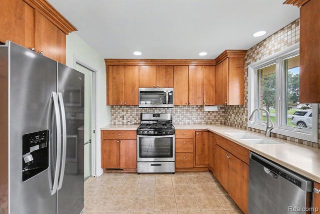 5199 Lapeer Road, Burton, MI 48509