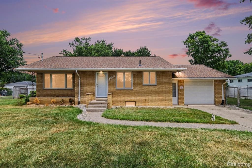 5199 Lapeer Road, Burton, MI 48509