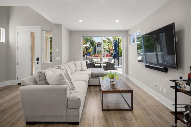 3927 Shasta St, San Diego, CA 92109