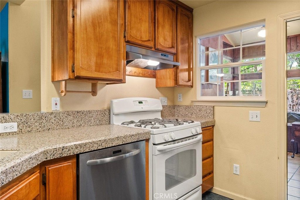 Image 11 of property listing at 1997 Wild Oak Lane, Chico, CA 95928