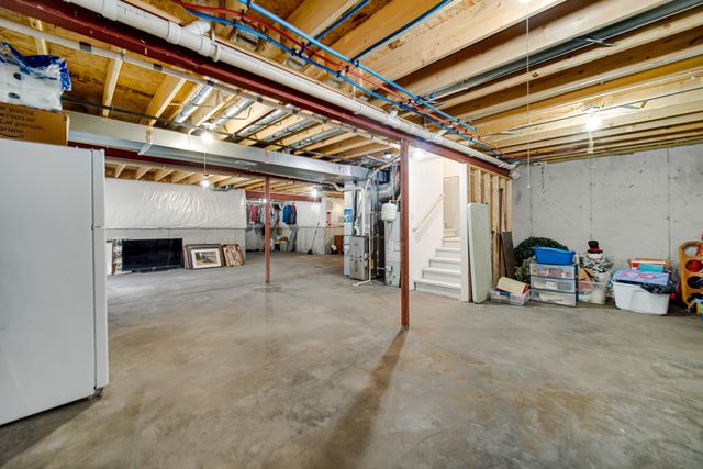 11103 Isles Avenue, Dyer, IN 46311