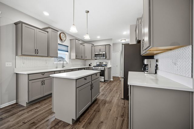11103 Isles Avenue, Dyer, IN 46311