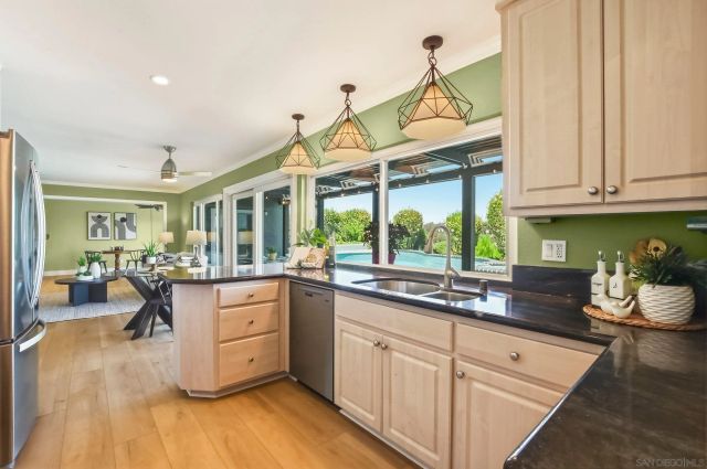 11198 Amalia Ct, San Diego, CA 92129