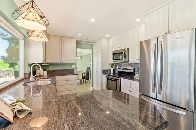 11198 Amalia Ct, San Diego, CA 92129