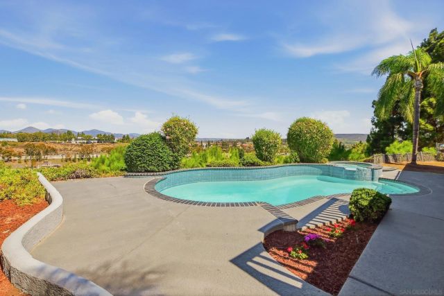 11198 Amalia Ct, San Diego, CA 92129