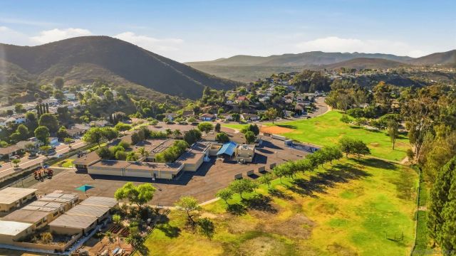 11198 Amalia Ct, San Diego, CA 92129