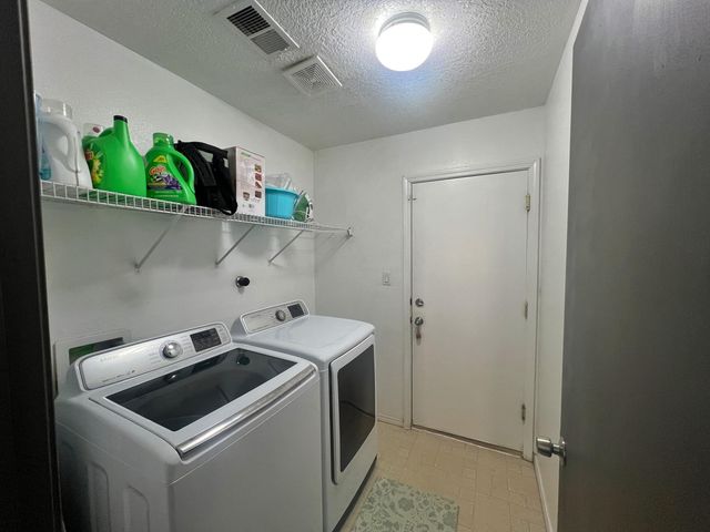 6148 Malpais Park Avenue NW, Albuquerque, NM 87114