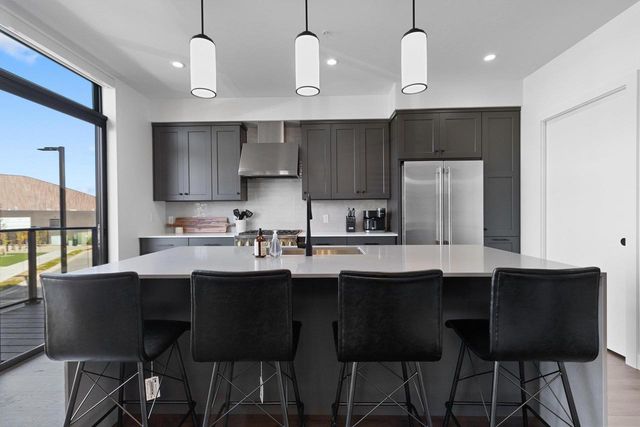 1071 BROOKWOOD DRIVE, Green Bay, WI 54304