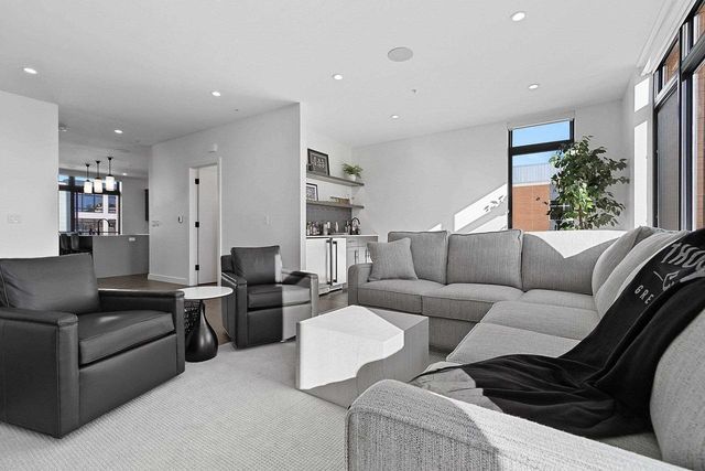 1071 BROOKWOOD DRIVE, Green Bay, WI 54304