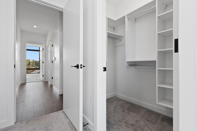 1071 BROOKWOOD DRIVE, Green Bay, WI 54304