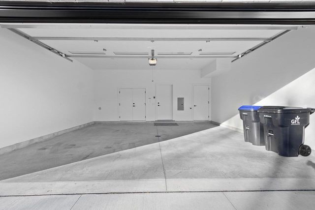 1071 BROOKWOOD DRIVE, Green Bay, WI 54304