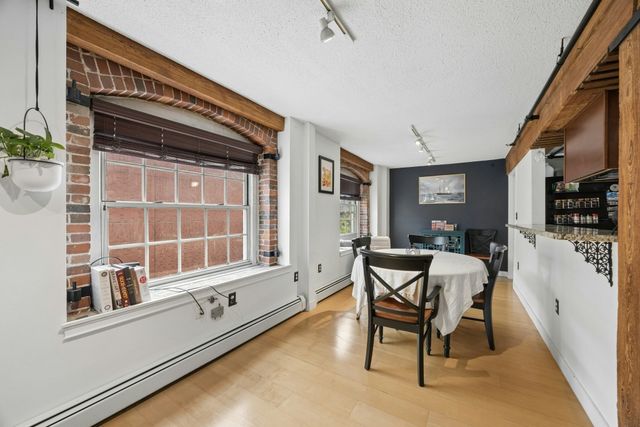 240 Jackson St 330, Lowell, MA 01852