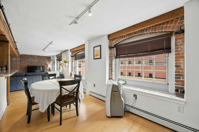 240 Jackson St 330, Lowell, MA 01852