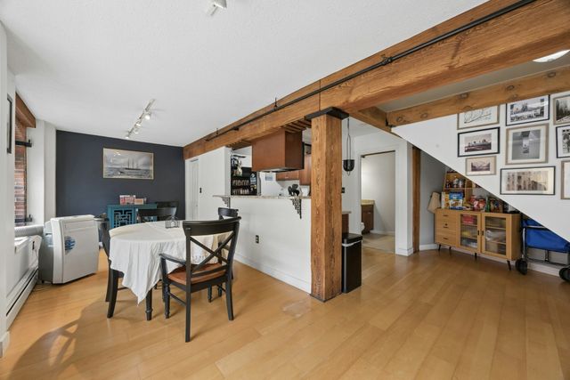 240 Jackson St 330, Lowell, MA 01852