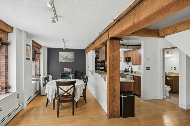 240 Jackson St 330, Lowell, MA 01852