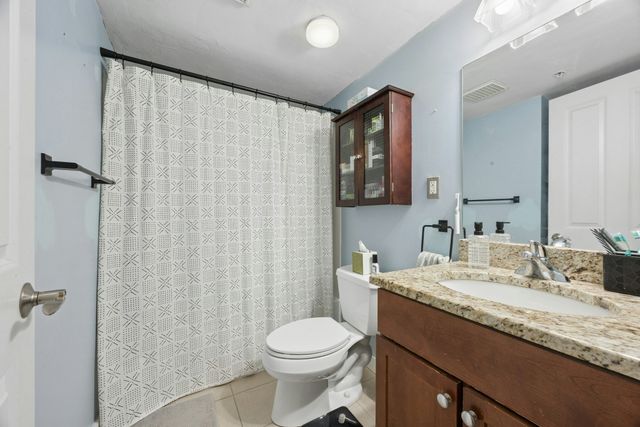 240 Jackson St 330, Lowell, MA 01852