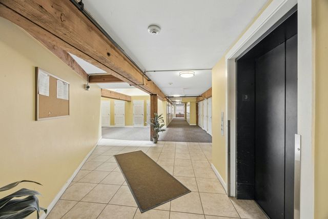 240 Jackson St 330, Lowell, MA 01852