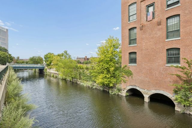 240 Jackson St 330, Lowell, MA 01852