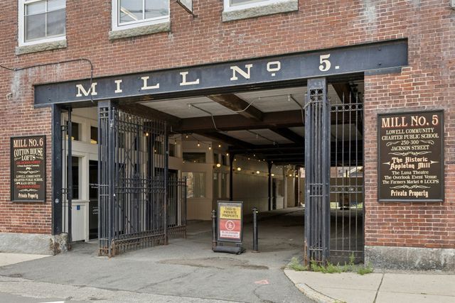 240 Jackson St 330, Lowell, MA 01852