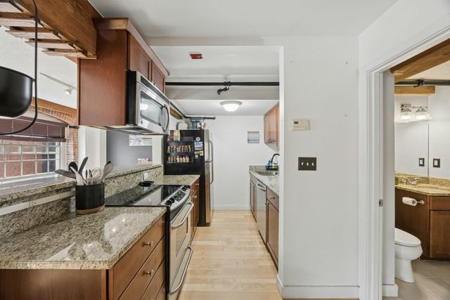 240 Jackson St 330, Lowell, MA 01852