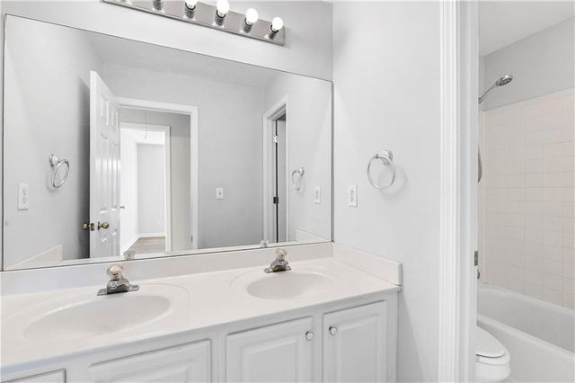 3255 Oak Hampton Way, Duluth, GA 30096