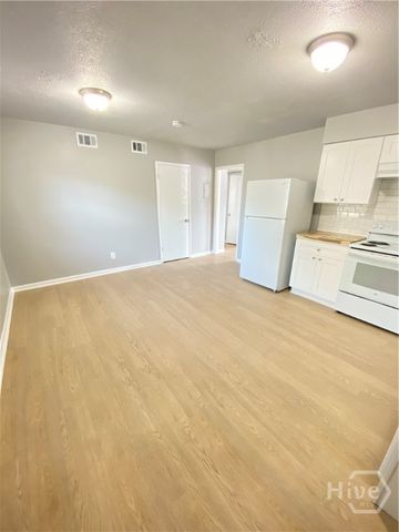 113 Woodhouse Lane B, Savannah, GA 31406