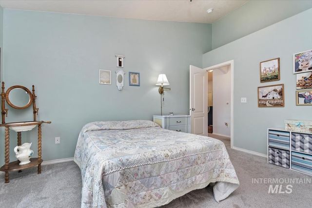 1418 W Aberdeen Ave, Nampa, ID 83686