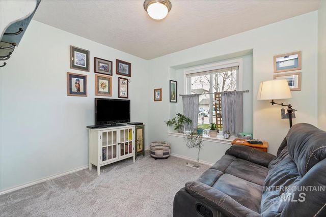 1418 W Aberdeen Ave, Nampa, ID 83686