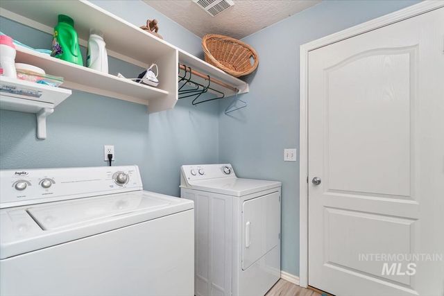 1418 W Aberdeen Ave, Nampa, ID 83686