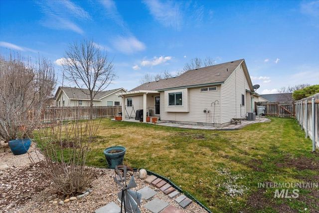 1418 W Aberdeen Ave, Nampa, ID 83686