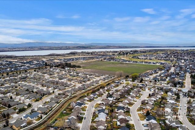 1418 W Aberdeen Ave, Nampa, ID 83686