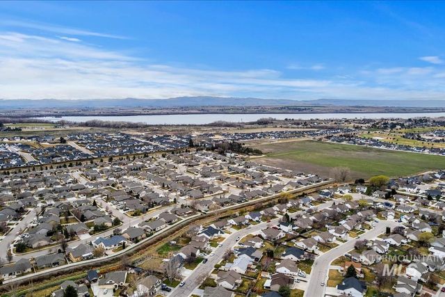 1418 W Aberdeen Ave, Nampa, ID 83686