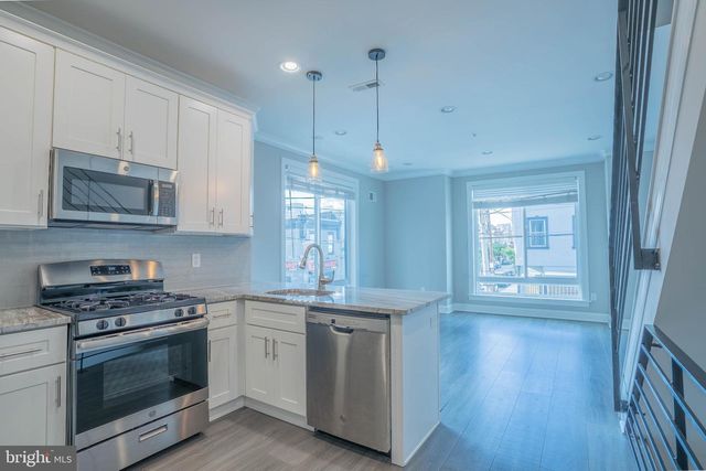2942 W MASTER ST, Philadelphia, PA 19121