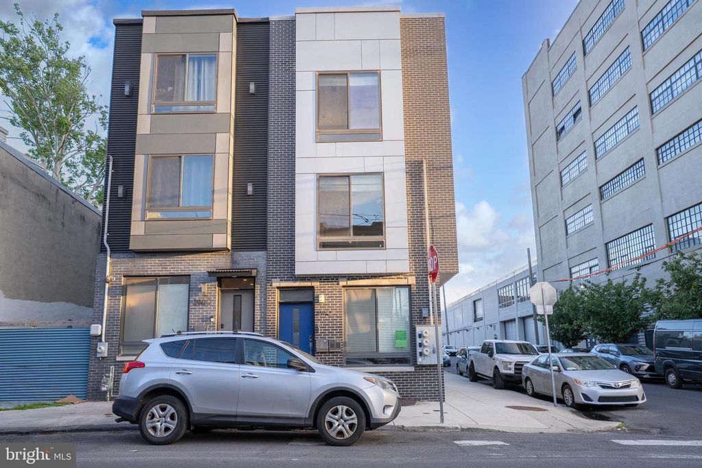 2942 W MASTER ST, Philadelphia, PA 19121