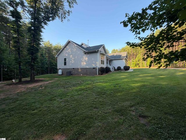 110 Gosnell Farmer Road, Landrum, SC 29356