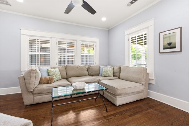 5701 Velasco Avenue, Dallas, TX 75206