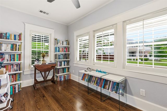 5701 Velasco Avenue, Dallas, TX 75206