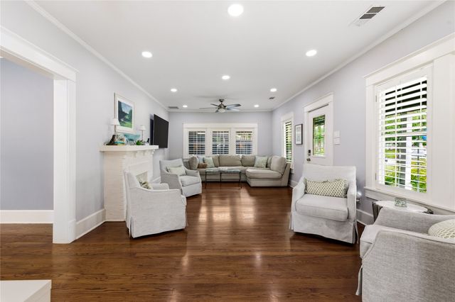 5701 Velasco Avenue, Dallas, TX 75206