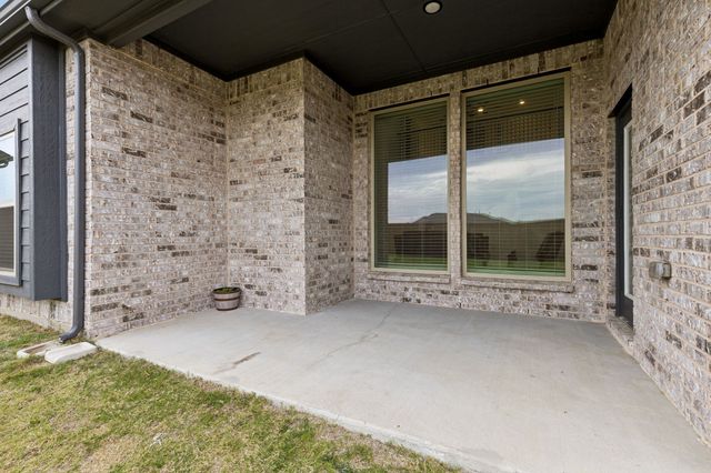 1308 HUTTON BRANCH CT, Aubrey, TX 76227